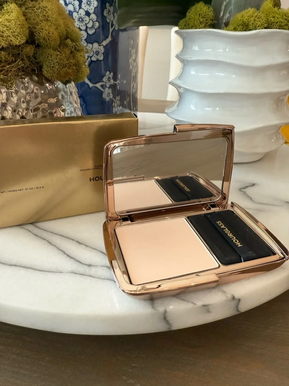 Hourglass Vanish Airbrush Pressed Powder